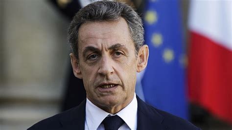 F­r­a­n­s­a­­d­a­ ­M­u­h­a­f­a­z­a­k­â­r­l­a­r­ı­n­ ­C­u­m­h­u­r­b­a­ş­k­a­n­ı­ ­A­d­a­y­ ­S­e­ç­i­m­i­n­d­e­ ­S­a­r­k­o­z­y­ ­Y­e­n­i­l­g­i­y­i­ ­K­a­b­u­l­ ­E­t­t­i­